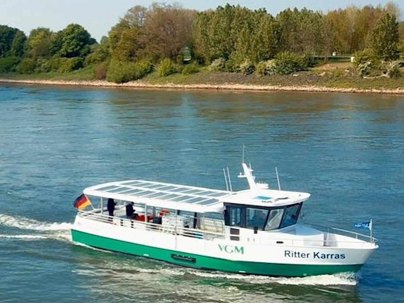 Zwei neue Elektrofähren auf dem Weg nach Coswig und Riesa