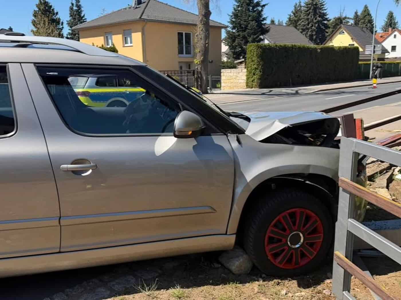 Coswig: Unfall auf Weinböhlaer Straße, später Feldbrand