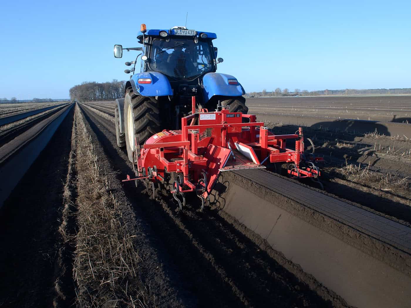 Less fertilizer, same harvest? Nitrate dispute comes to a head