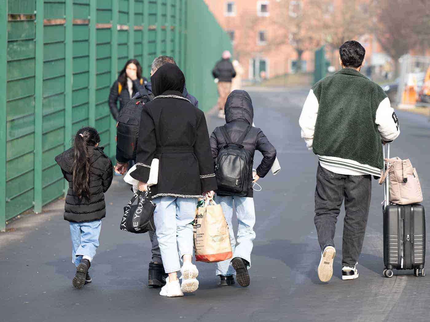 Mjenje ćěkancow a mjenje wotsunjenjow w Sakskej