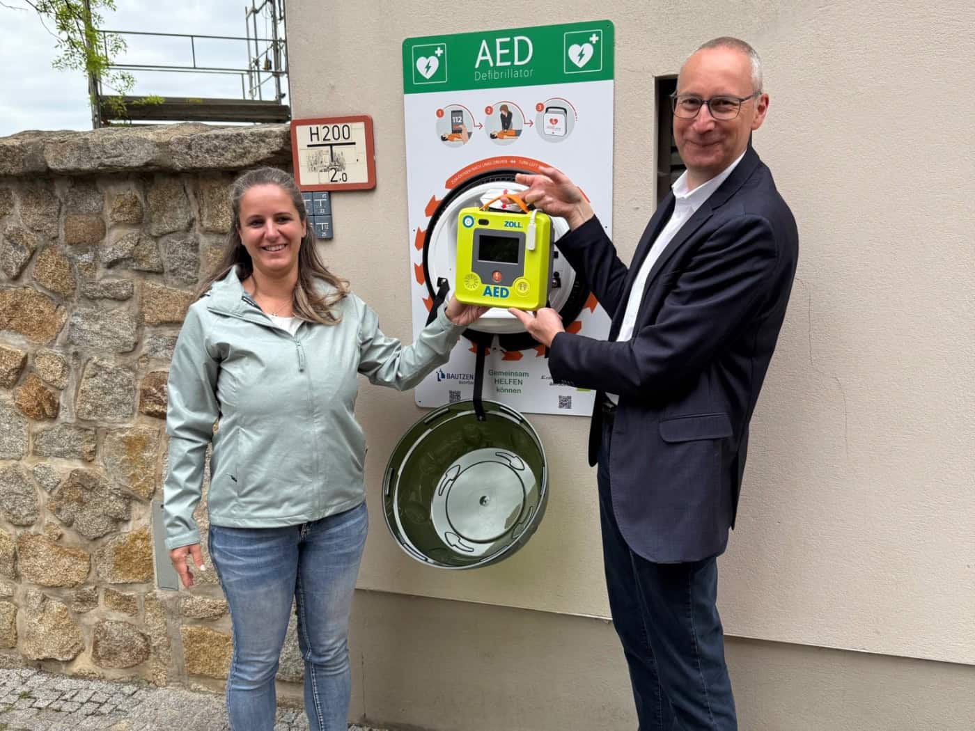 Stadt Bautzen stärkt lebensrettende Infrastruktur: Defibrillator-Netz ausgebaut