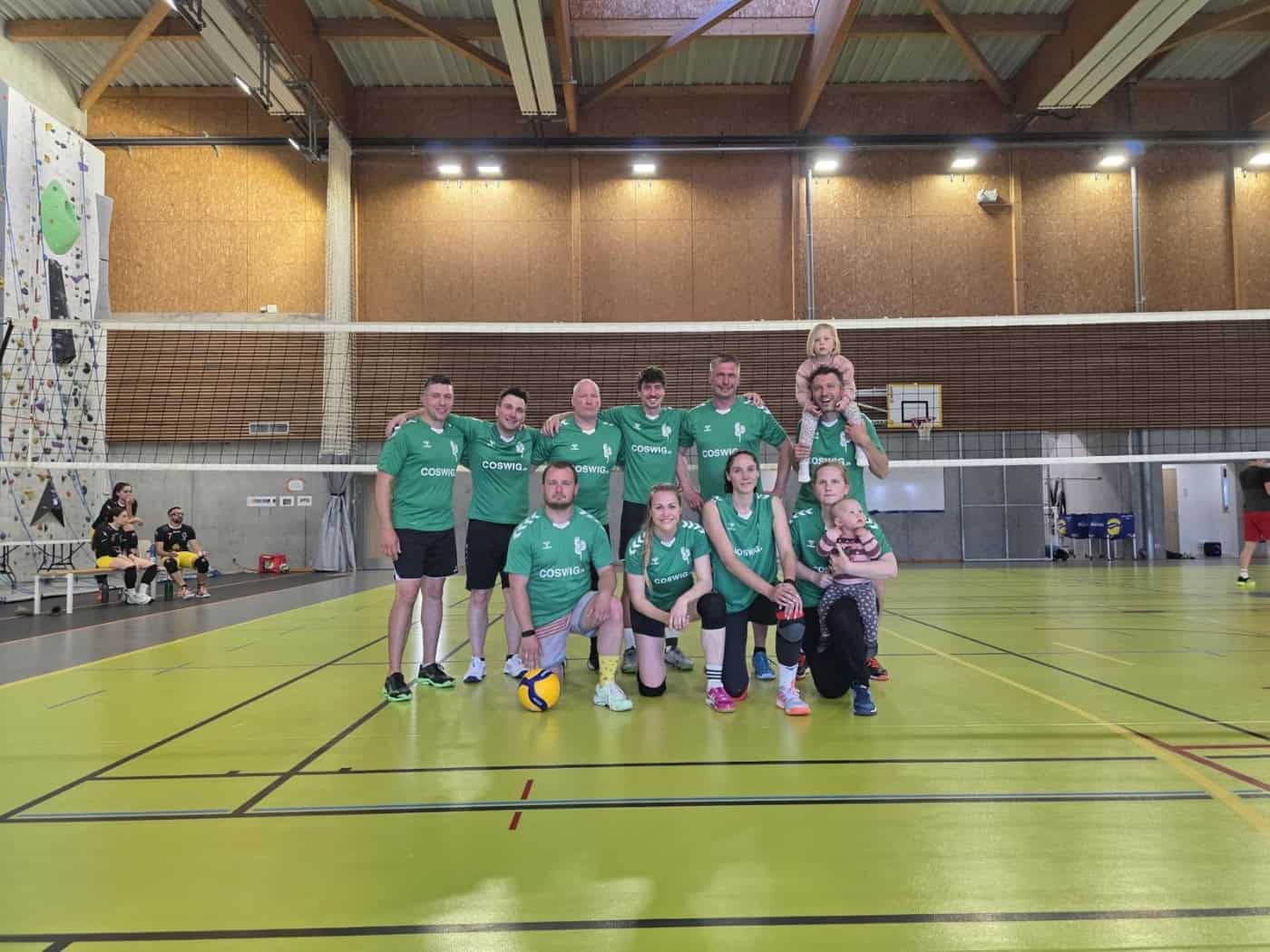 Coswig belegt Platz zwei beim Volleyball-Städtepartnerschaftsturnier