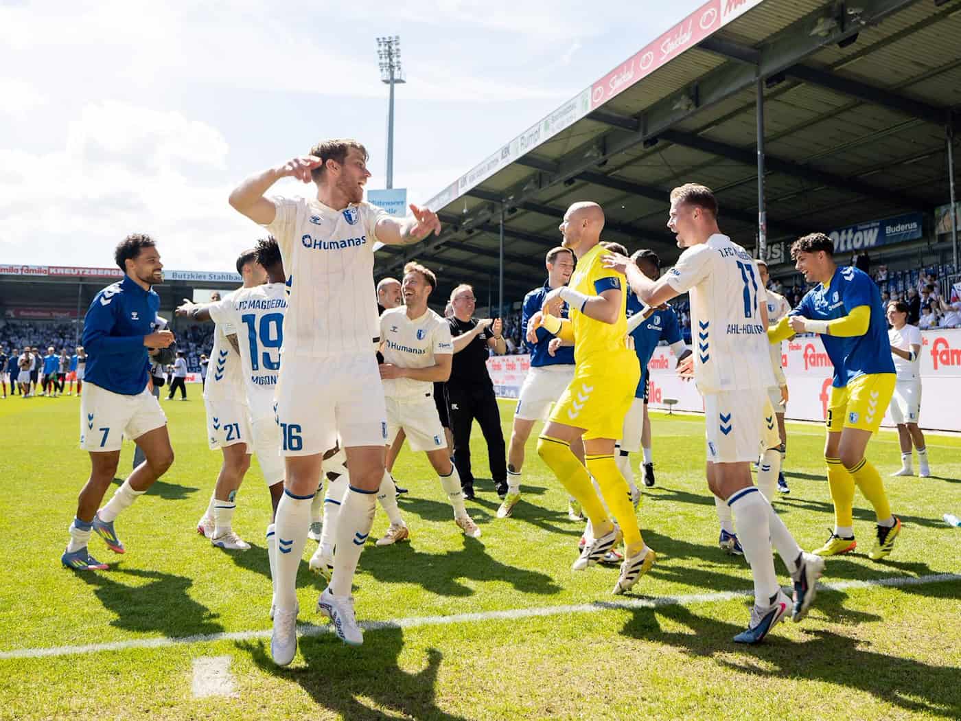 Abstiegskampf: Magdeburg und Dresden in der Warteschleife