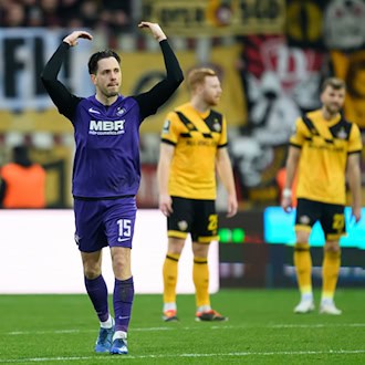 Aue verabschiedet sich mit einem Sieg aus Liga drei