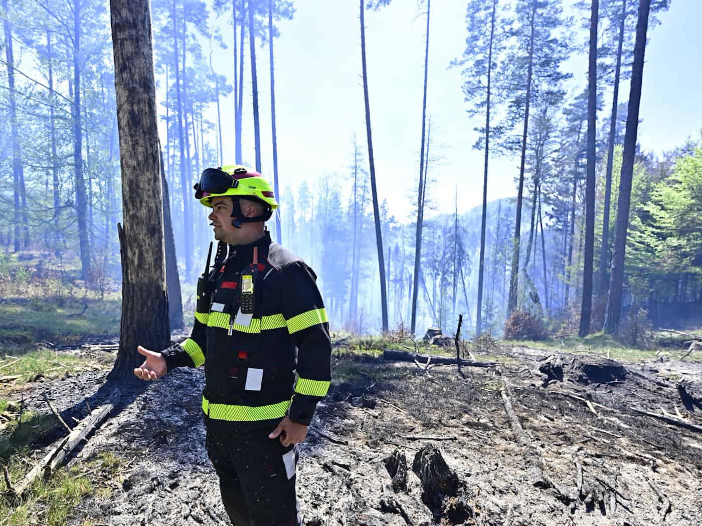 Brand nahe Sachsen nicht unter Kontrolle - Hoffen auf Regen