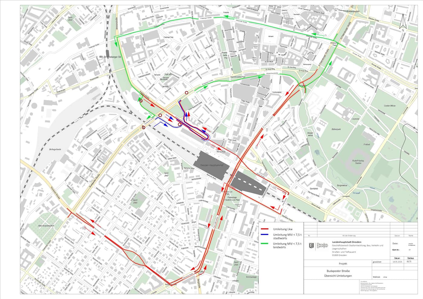 Umleitungsplan Brückensperrung Budapester Straße Dresden. Eine grafische Straßenkarte des Kreuzungsbereichs Budapester Straße und Ammonstraße in Dresden. Farbige Linien, Pfeile und Symbole veranschaulichen die unterschiedlichen Umleitungswege für Fahrzeuge über und unter 7,5 Tonnen sowie für die Buslinie 62.