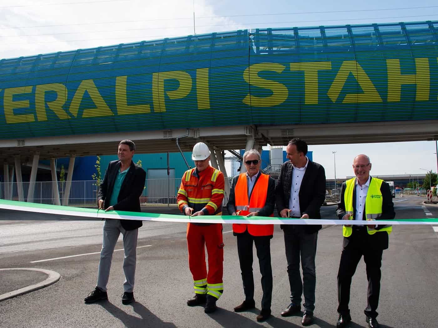 Neue Feralpi-Werkseinfahrt verbessert Logistik in Riesa