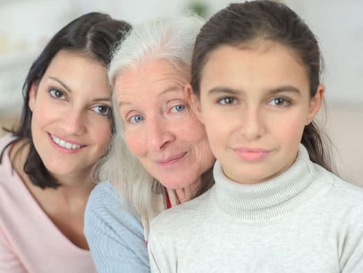 Wie Hormone die Gesundheit beeinflussen, ist für Frauen in jedem Alter anders.