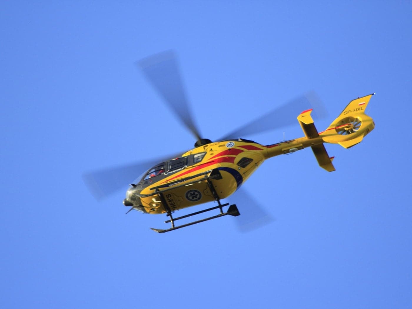Rettungshubschrauber im Einsatz: Polizei sucht Zeugen