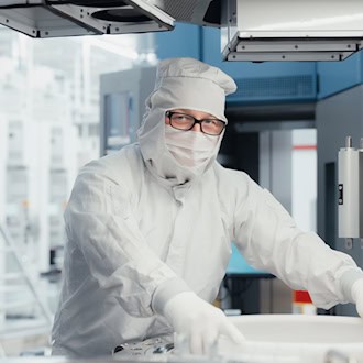 In diesen hochspezialisierten Produktionsanlagen entstehen die Chips in einem sehr aufwendigen Verfahren. Foto: Globalfoundries