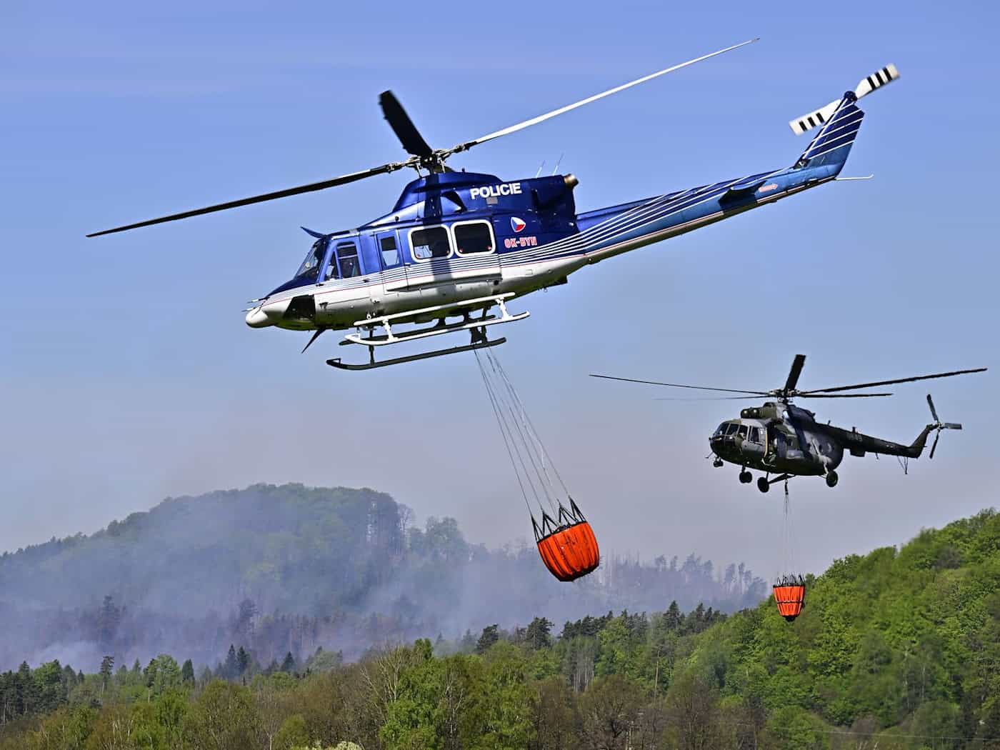 Großbrand im Nationalpark - Hubschrauber im Dauereinsatz