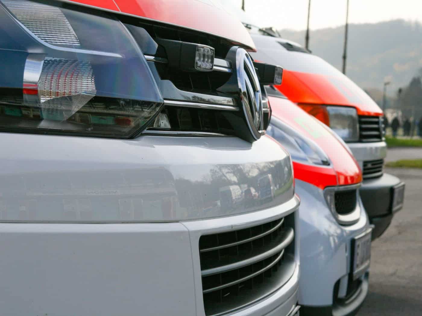 Polizeieinsatz bei Löbau: 13-Jährige und 15-Jähriger nach Moped-Crash schwer verletzt