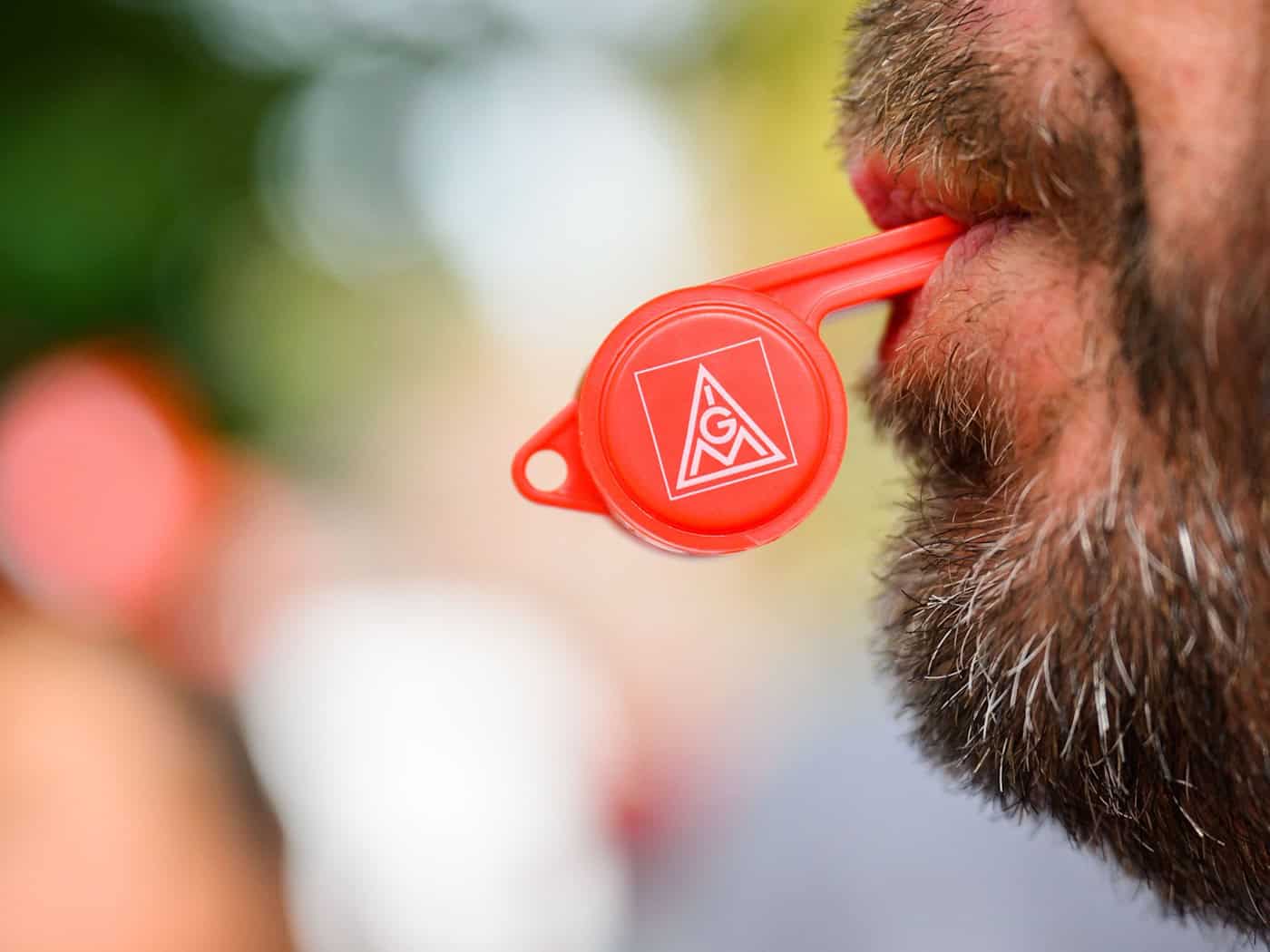 IAV streicht 1.400 Stellen – IG Metall kündigt Proteste an