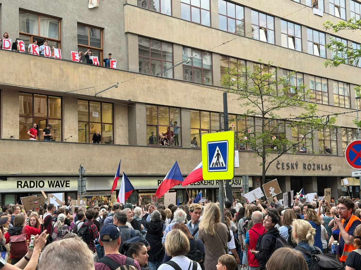 Tausende demonstrieren in Prag für freie öffentliche Medien