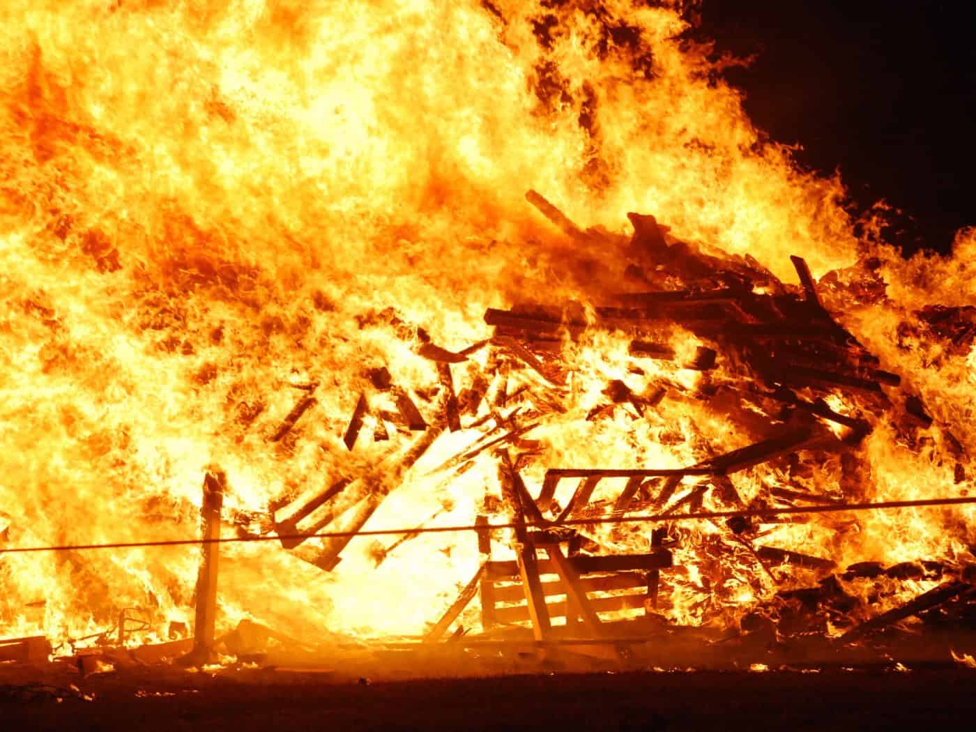 Hexenfeuer