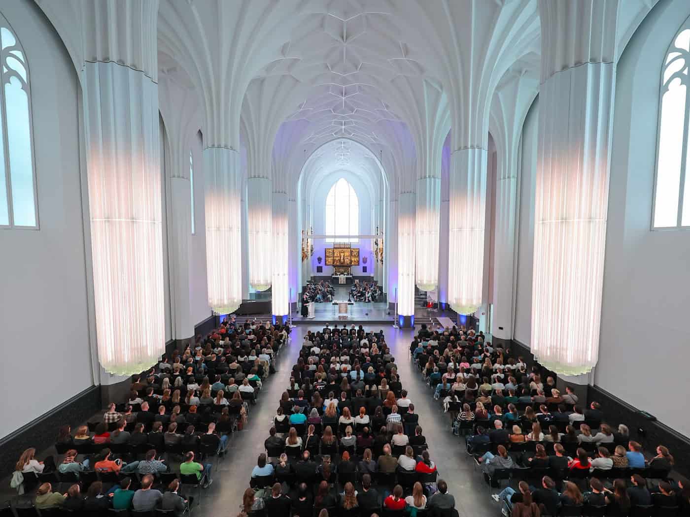 Devocionario de la Universidad de Leipzig: "Los hechos roban ligereza al ser"