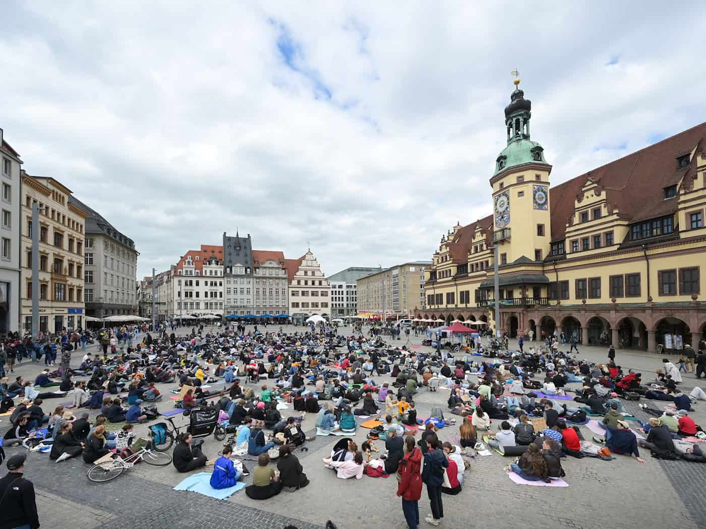 Protest while lying down: ME/CFS sufferers want to be visible