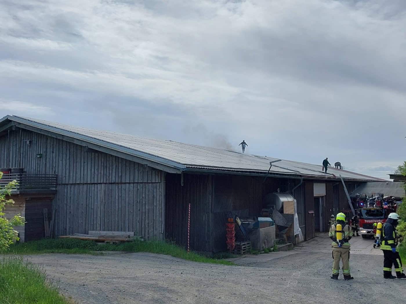 Solaranlage auf Kuhstall in Mahlitzsch brennt