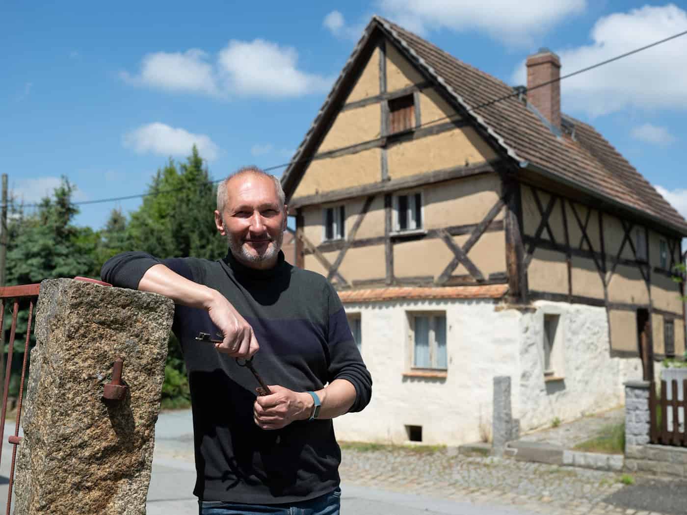 Career changer saves half-timbered houses with passion