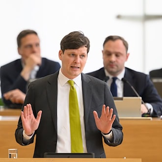 Sachsen baut 4.600 Lehrerstellen ab