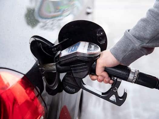 Sinkende Spritpreise dämpfen Inflation leicht