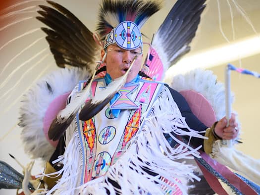 «Supaman» rumuje z klišejemi wo Native Americans na