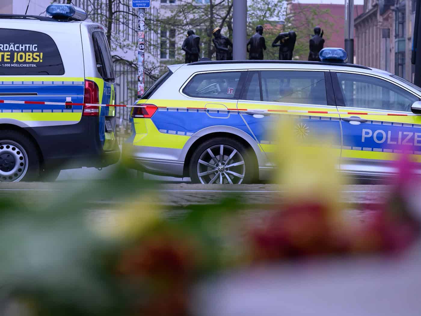Truchlení za oběti: Lipsko vyvěsilo vlajky na půl žerdi