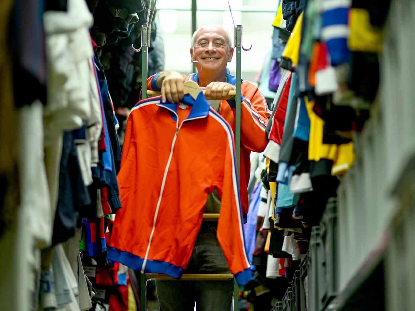 Alfons findet nach 26 Jahren «seine» DDR-Trainingsjacke