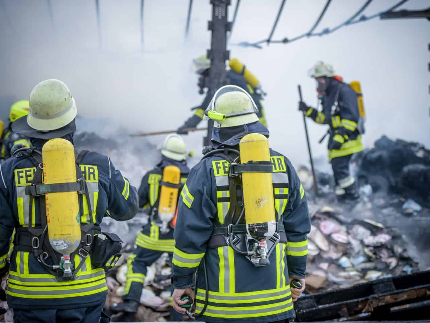Lagerhalle bei Kompostieranlage in Weißwasser brennt