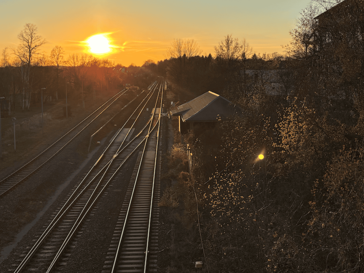 Zug der Länderbahn in Bautzen beworfen – Zeugen gesucht