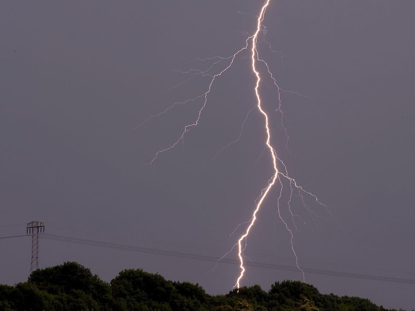 Blitzeinschläge und Sturmschäden in Sachsen