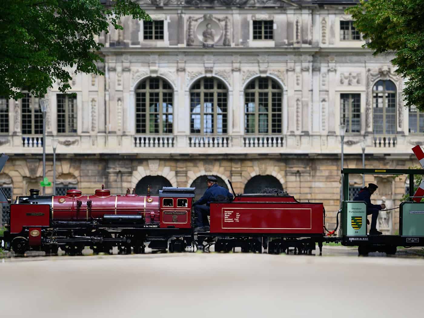 Hitze: Dresdner Parkeisenbahn stellt Betrieb bis Sonntag ein