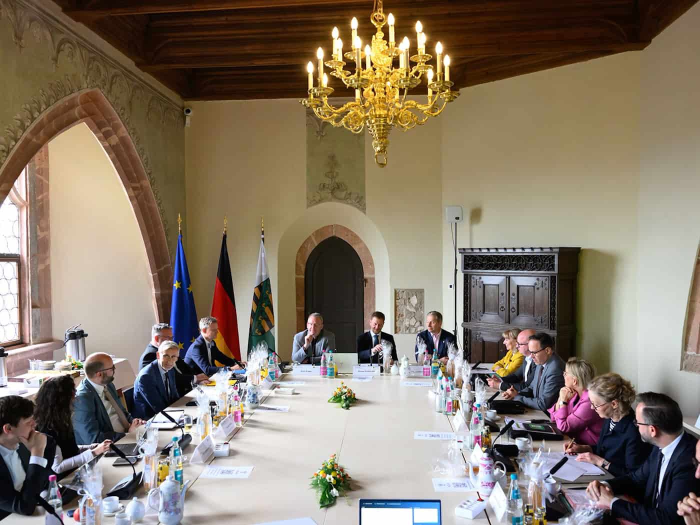 Cabinet Discusses Master Plan for Southwest Saxony with Local Officials