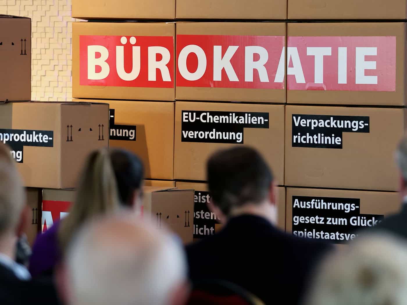 Lěwica boji so chaosa přez «Kommualski zakoń»