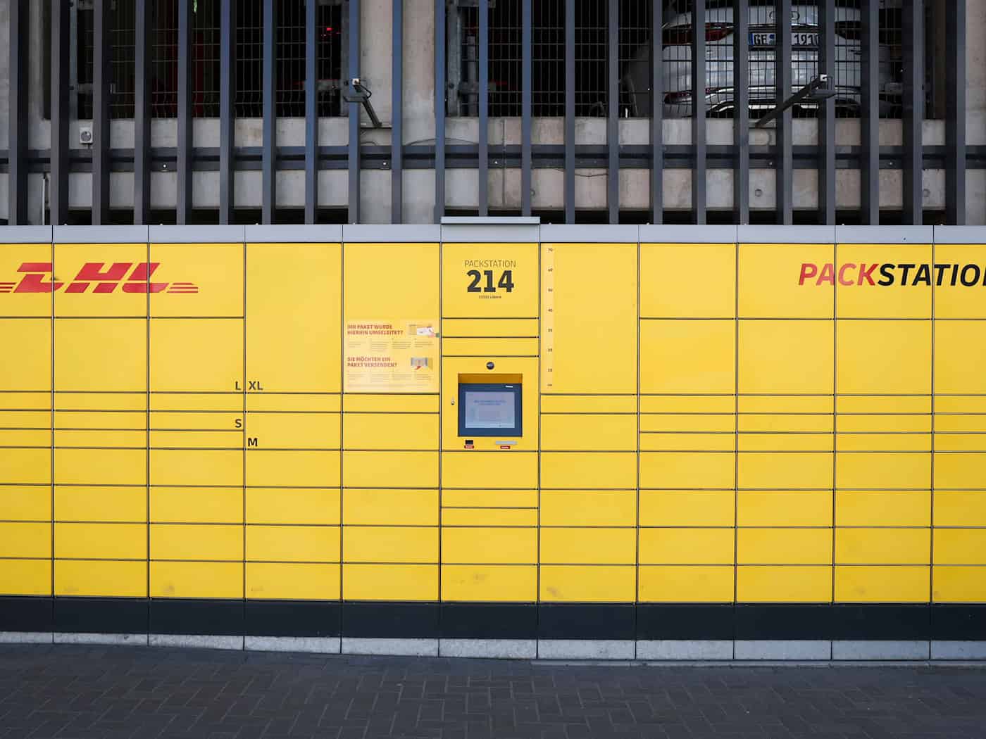 Mutprobe - Feuerwehr rettet Jugendlichen aus Packstation