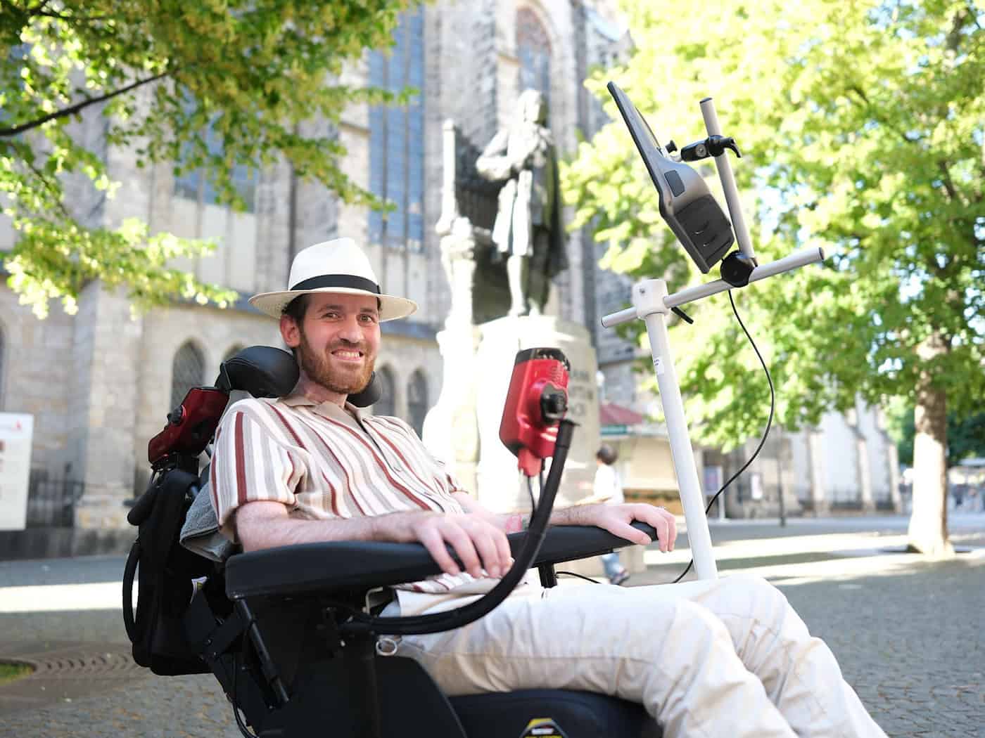 Nicht sprechen, laufen, essen - aber verliebt ins Leben