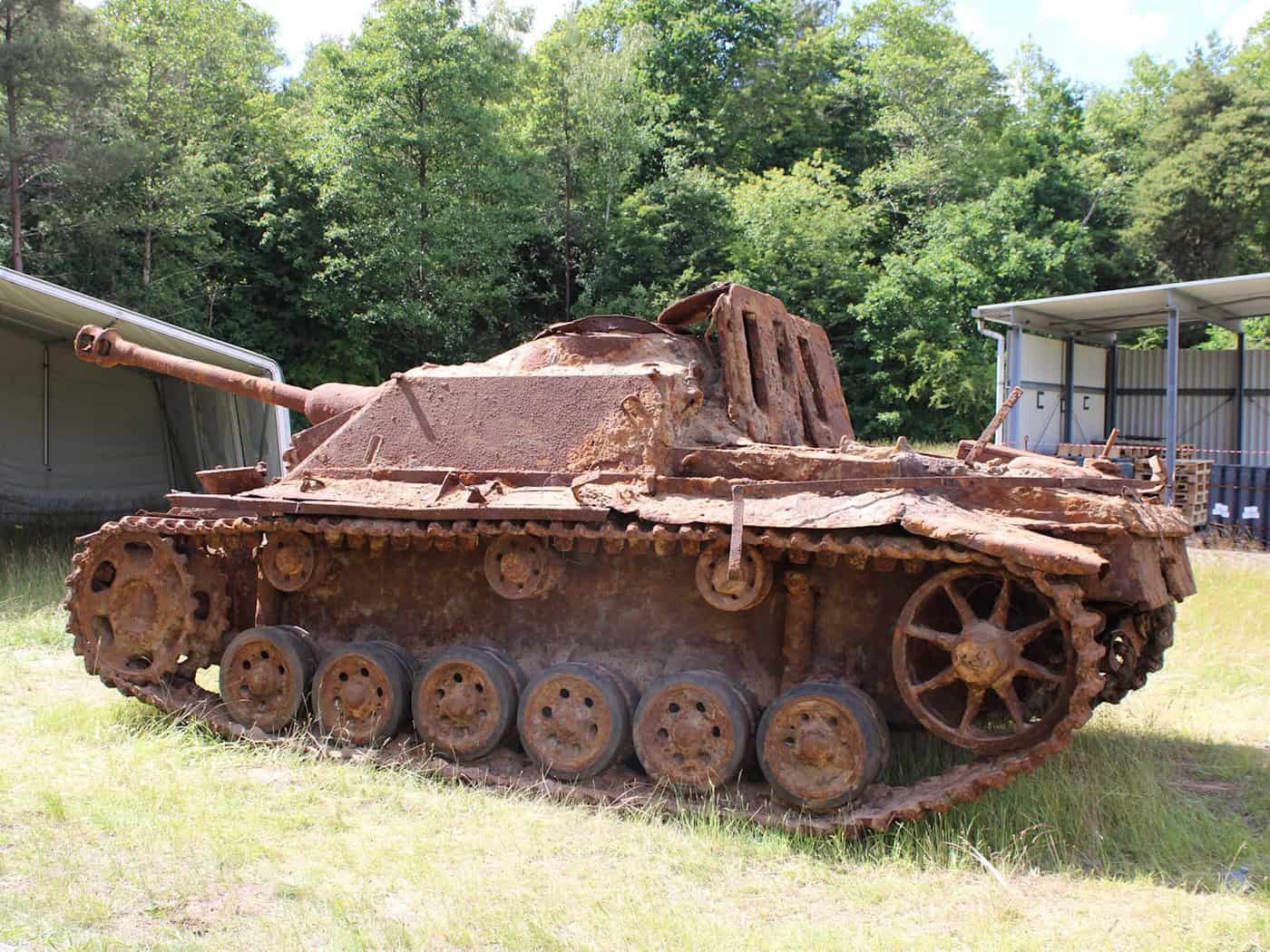 Sturmgeschütz im Sand - Wie ein Zufallsfund ins Museum kommt