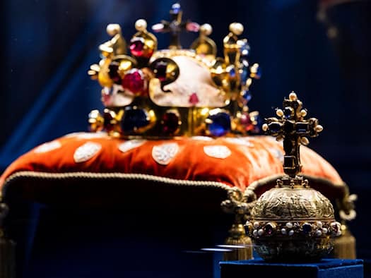 Prager Burg stellt Böhmische Kronjuwelen aus