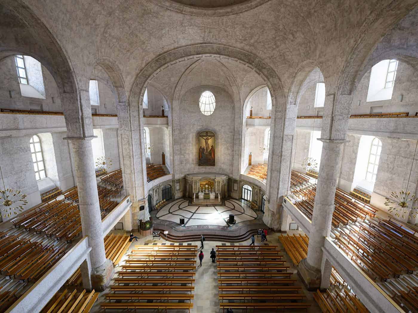 Kircheninnenraum