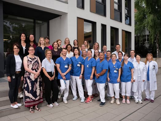 Sie testen neue Krebstherapien – so früh und so sicher wie möglich: das Team der Early Clinical Trial Unit am NCT/UCC Dresden.