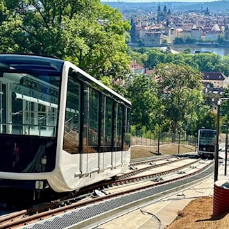 Prager Petřín-Seilbahn öffnet wieder – mit neuen Wagen und höherem Preis