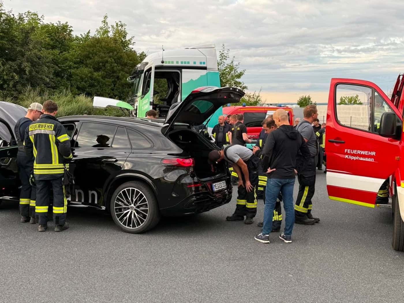Feuerwehr Klipphausen bildet zu alternativen Antrieben aus