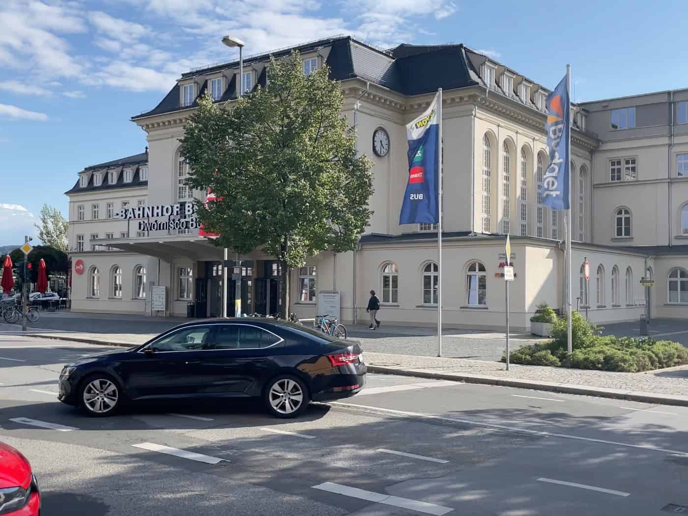 ADFC lobt Bahnhof Bautzen für sichere Fahrradständer