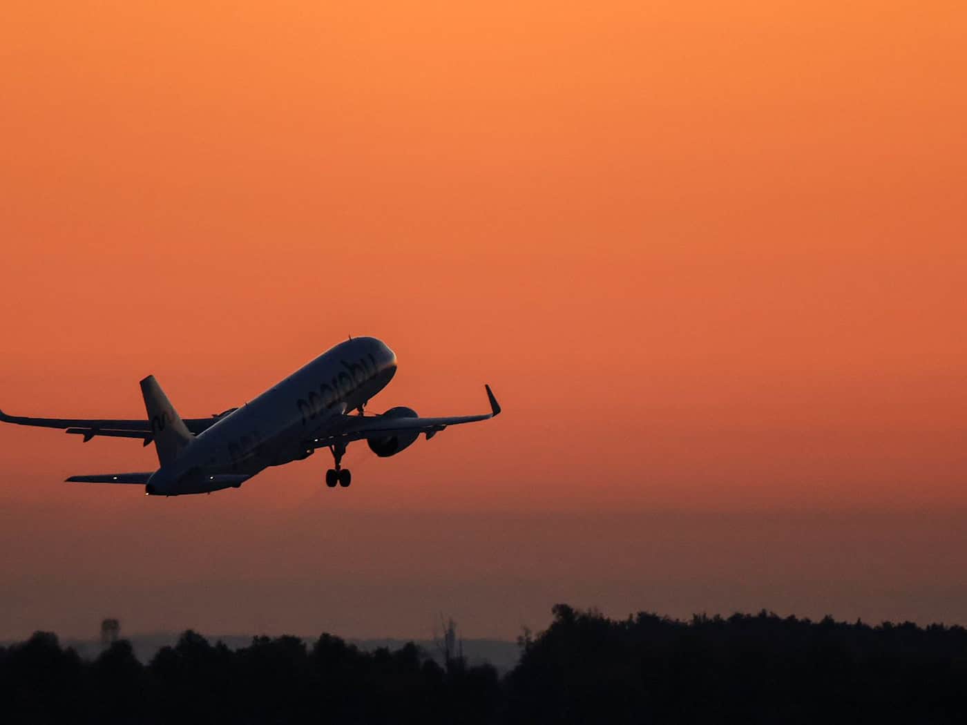 Start of Summer Vacation—Planes Head South