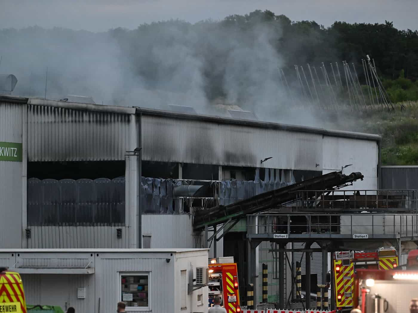 Brand in Lagerhalle in Dresden unter Kontrolle