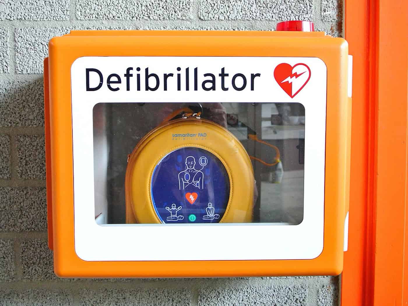 Großenhain installiert vier neue Defibrillatoren