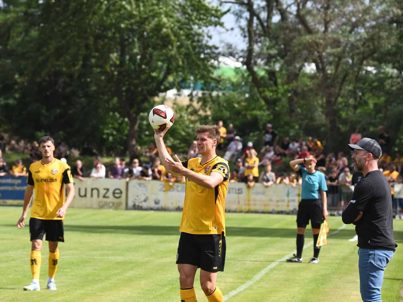 Dynamo siegt auf der Jahnkampfbahn in Großenhain 