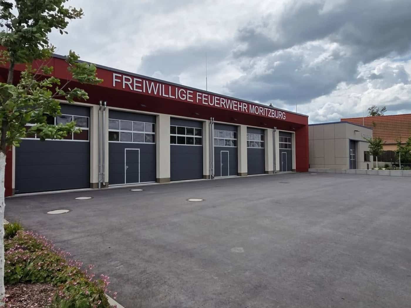 Fehlalarm in Moritzburg: Feuerwehr rückt ins eigene Gerätehaus aus