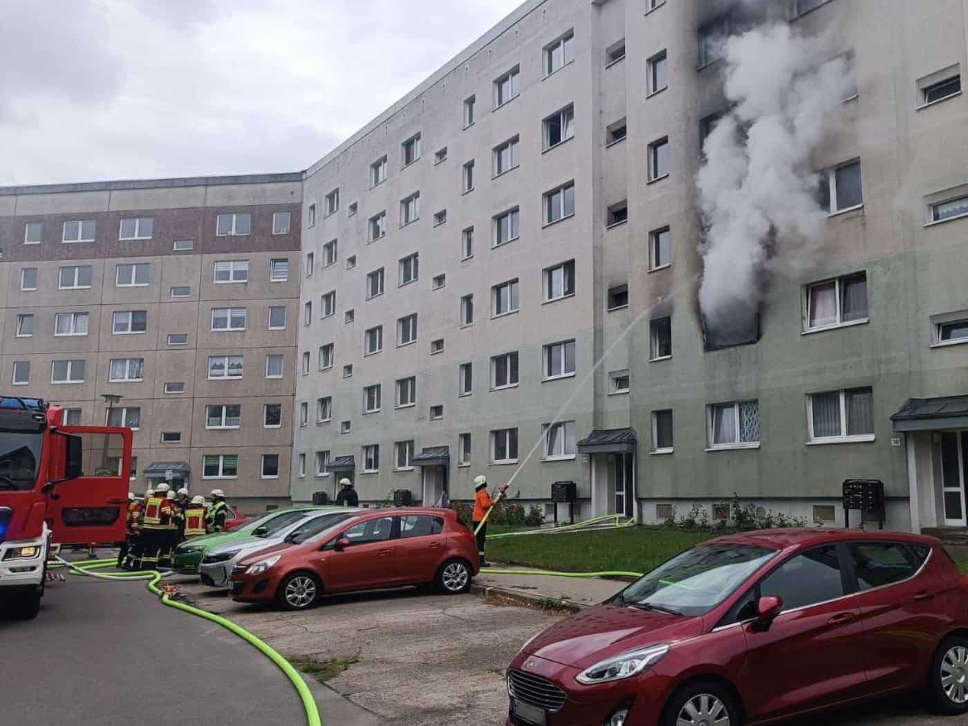 Wohnung in Hainichen brennt: Bewohner verletzt