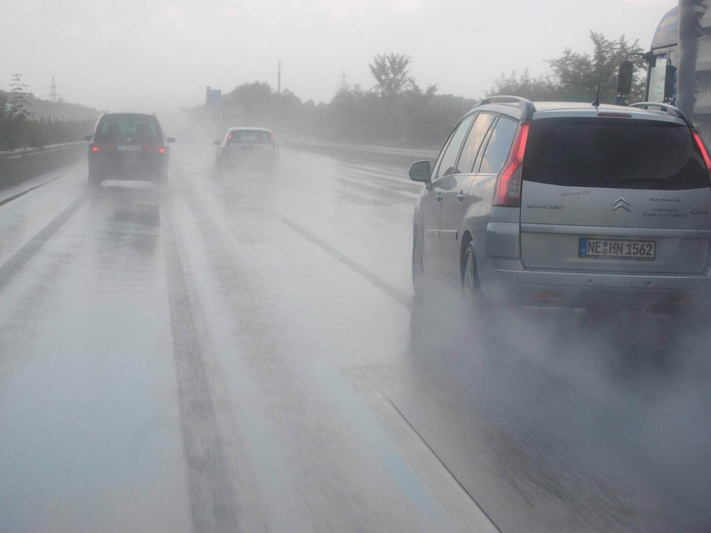 Aquaplaning bei Spurwechsel auf der A4 bei Ottendorf-Okrilla